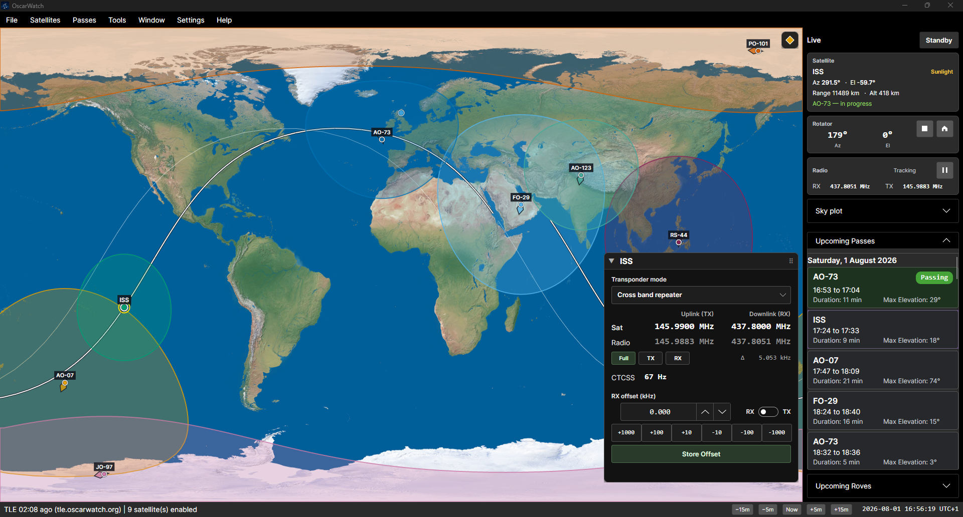 Main screen: world map, sky plot, pass list and frequency panel